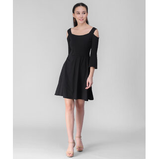 VivientWomen Black Cold Shoulder Plain Midi Hosery Dress