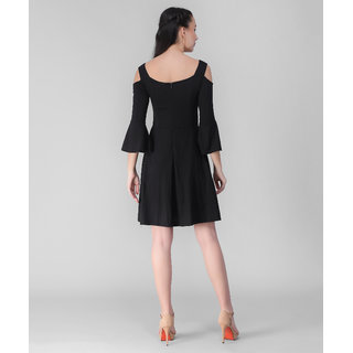 VivientWomen Black Cold Shoulder Plain Midi Hosery Dress