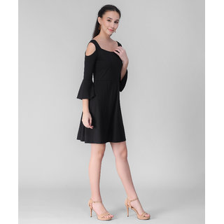 VivientWomen Black Cold Shoulder Plain Midi Hosery Dress
