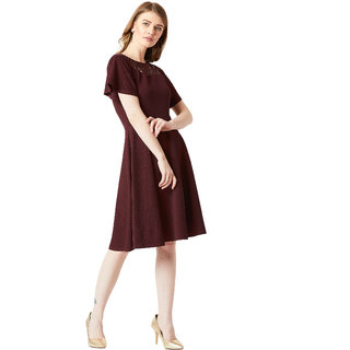 Chic Women Miss Chase Women's Wine Red Round Neck Flared Short Sleeve Solid Skater Knee-Long Lac